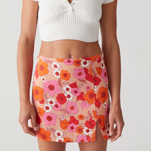 UO Rosie Notched Pelmet Mini Skirt - Picture 1 of 7